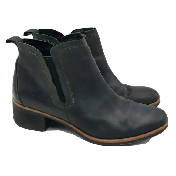 Korks Tea Black Leather Heeled Booties SZ 7.5 - Picture 1 of 9